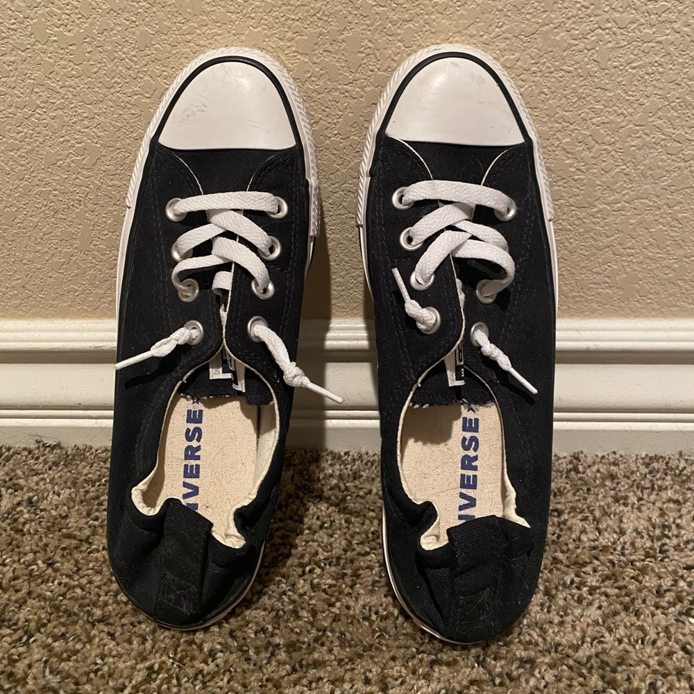 Sz 8 women’s Converse Allstar Shoreline slip ons.